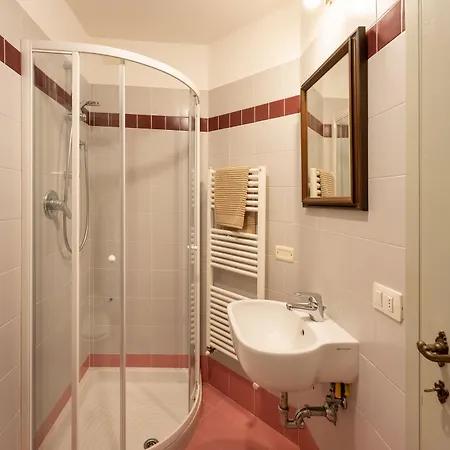 San Zanobi 33 * Florença